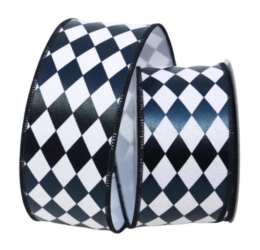 a black and white checkered pattern on a ribbon.